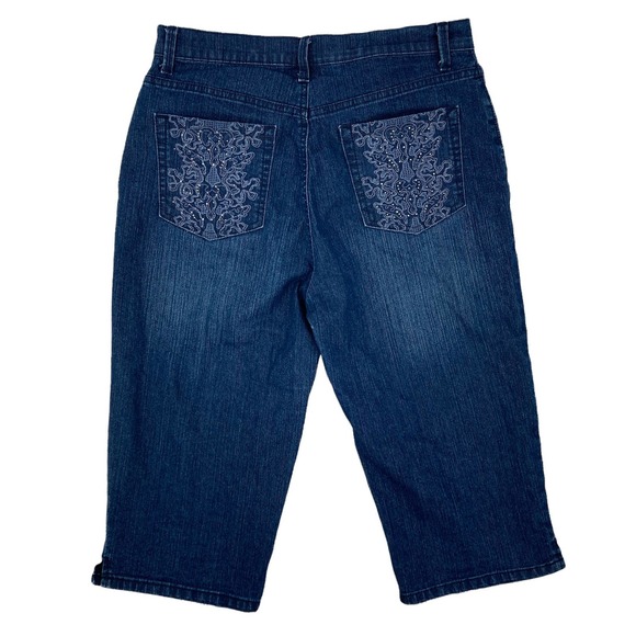 Gloria Vanderbilt Slimming Amanda Skimmer Capri Dark Wash Jeans - Picture 1 of 7